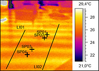 Janßen-Fußbodenheizung im Nassaufbau::Thermografie eines Parkettbodens oberhalb einer Janßen-Fußbodenheizung im Nassaufbau. holzboden207