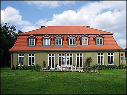 ::Dies ist ein Beispiel eines Bauvorhabens, bei dem die Janßen-Fußbodenheizung im Trockenaufbau zum Einsatz kam. holzhaus-001